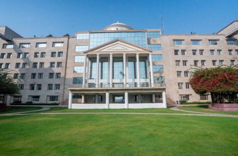 K R Mangalam University, School of Basic & Applied Sciences Campus photo 4
